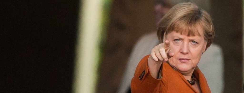Όταν η Machtfrau Μέρκελ «χειραγώγησε» επί μια 10ετία τους Έλληνες πρωθυπουργούς