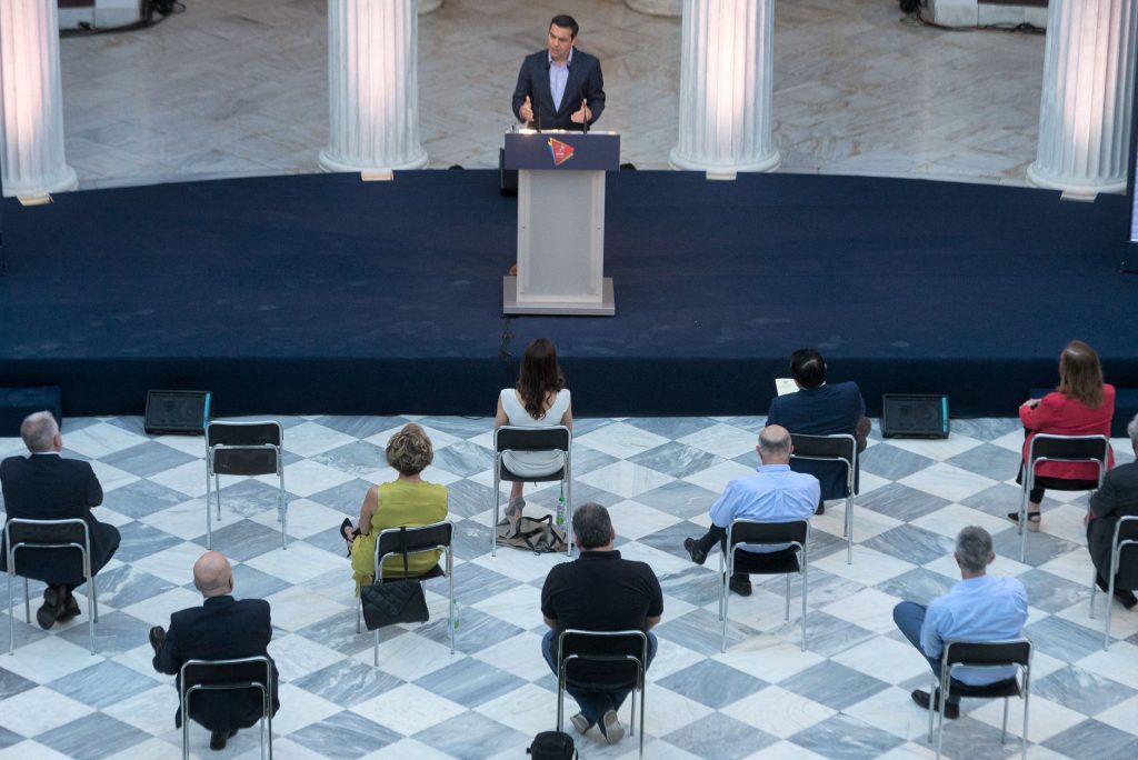 Τσίπρας | Παρουσίαση του επικαιροποιημένου προγράμματος «Μένουμε Όρθιοι»