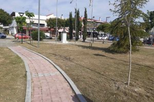 Δήμος Κατερίνης | Καθαρισμός & συντήρηση πρασίνου στις πλατείες Κοκκινοπλιτών, Ηπείρου & στον οικισμό Ανδρομάχης