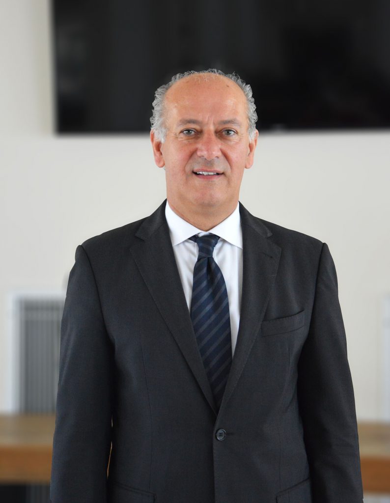Φαρμάκης | Περισσεύει η λαμογιά και ο λαϊκισμός