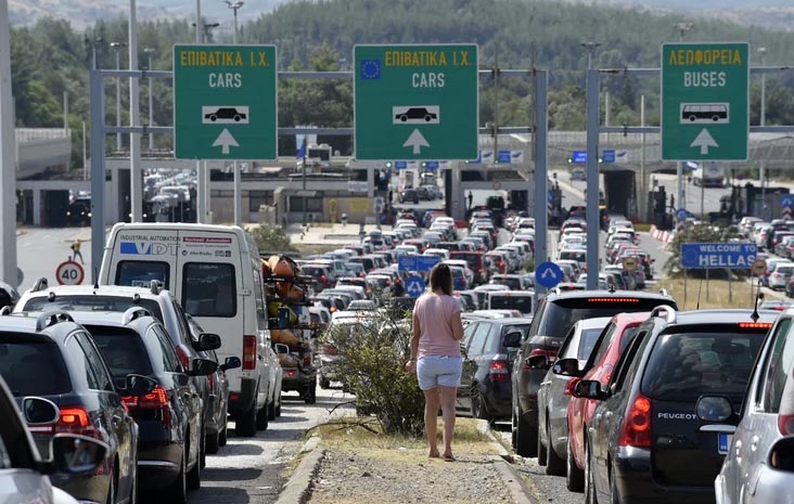 Περνάν οι Σέρβοι - μετά το μπάχαλο - από τον Προμαχώνα