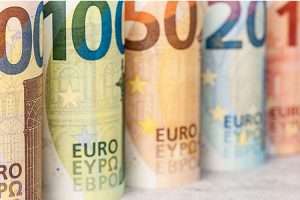 Πρόστιμα από 1.000 ως 50.000€ για καταστήματα υγειονομικού ενδιαφέροντος, που παραβιάζουν τους υγειονομικούς κανόνες προστασίας από τον Covid-19