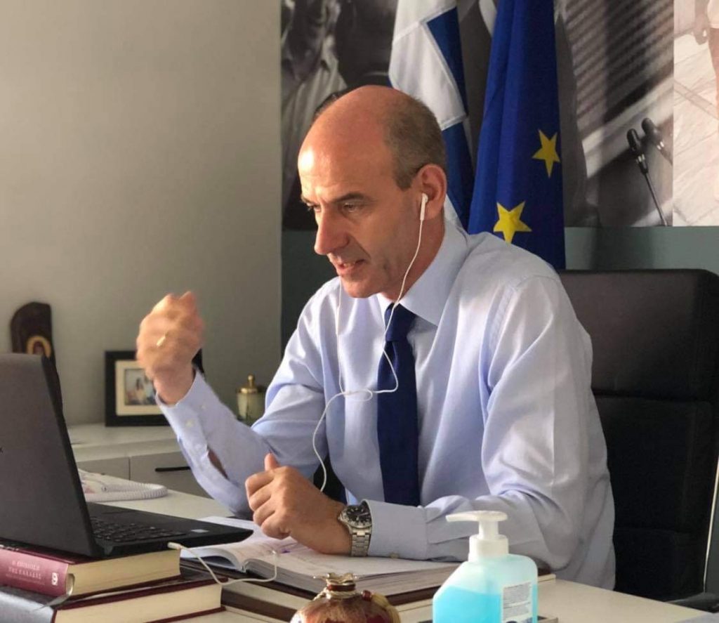 Αύξηση επιβατών στα ΤΑΧΙ με συγγενική σχέση ζήτησε με επιστολή του ο Φ.Μπαραλιάκος
