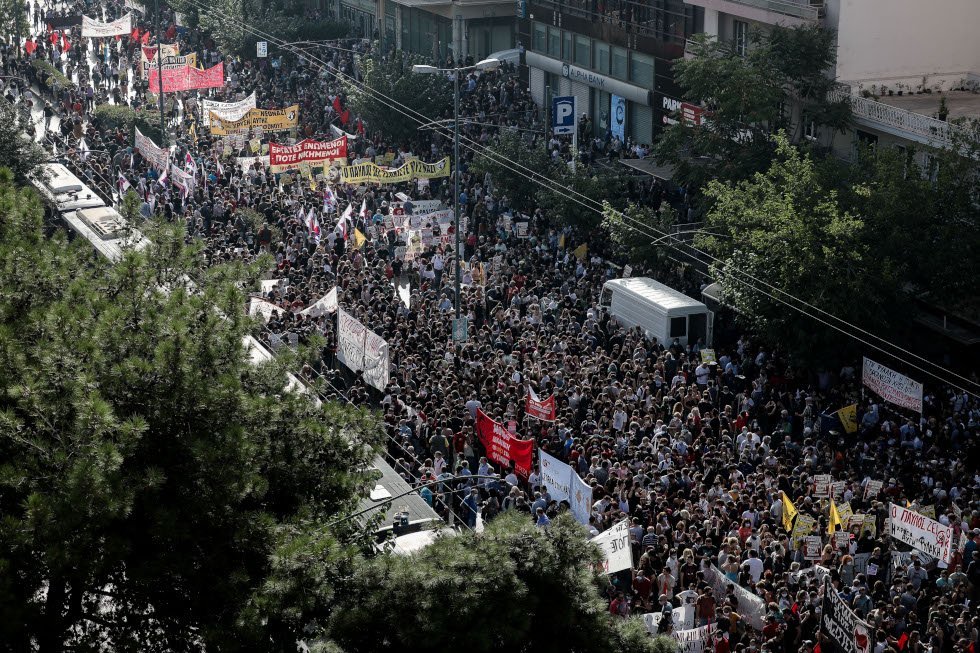 Ένοχοι για εγκληματική οργάνωση Μιχαλολιάκος και πολιτικά στελέχη