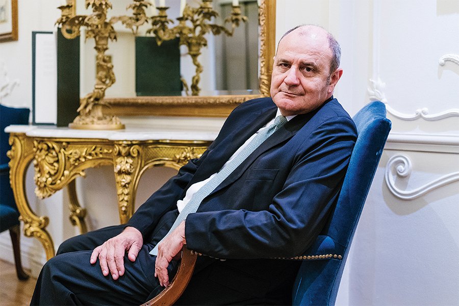 Τιμ Ανανιάδης | Ο θρυλικός πιεριέας διευθύνων σύμβουλος που αφήνει το αποτύπωμά του σε ένα εμβληματικό ξενοδοχείο