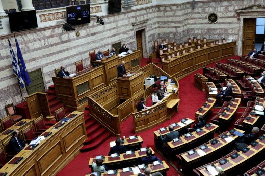Βουλή | Ενημέρωση για την κυβερνητική πολιτική σχετικά με την αντιμετώπιση της πανδημίας