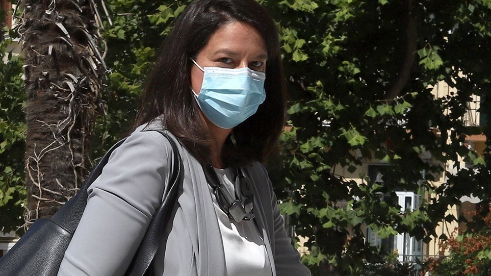 «Είμαστε απόλυτα έτοιμοι για το αυριανό άνοιγμα των σχολείων», διαβεβαιώνει η Ν. Κεραμέως