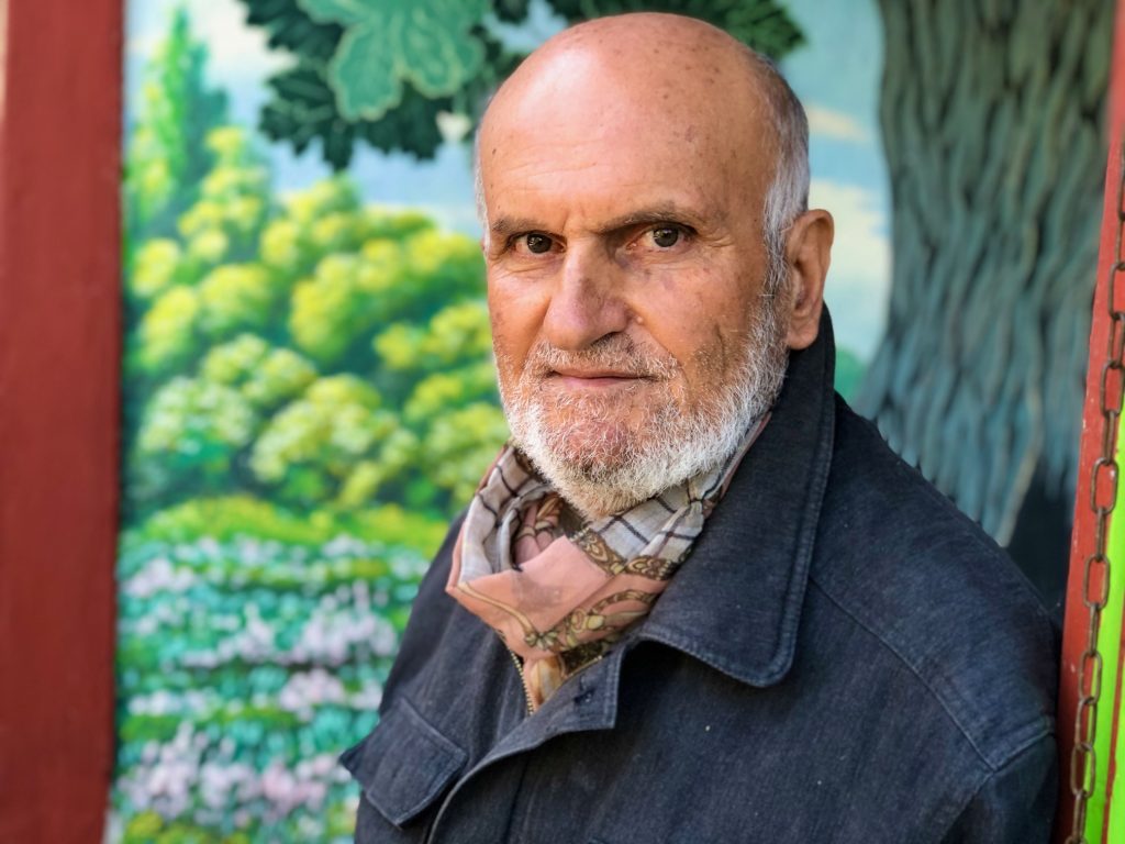 Ν. Αγαθούπολη Πιερίας | 71χρονος "γκραφιτάς" με πινέλο ζωγράφισε ολόκληρο το χωριό