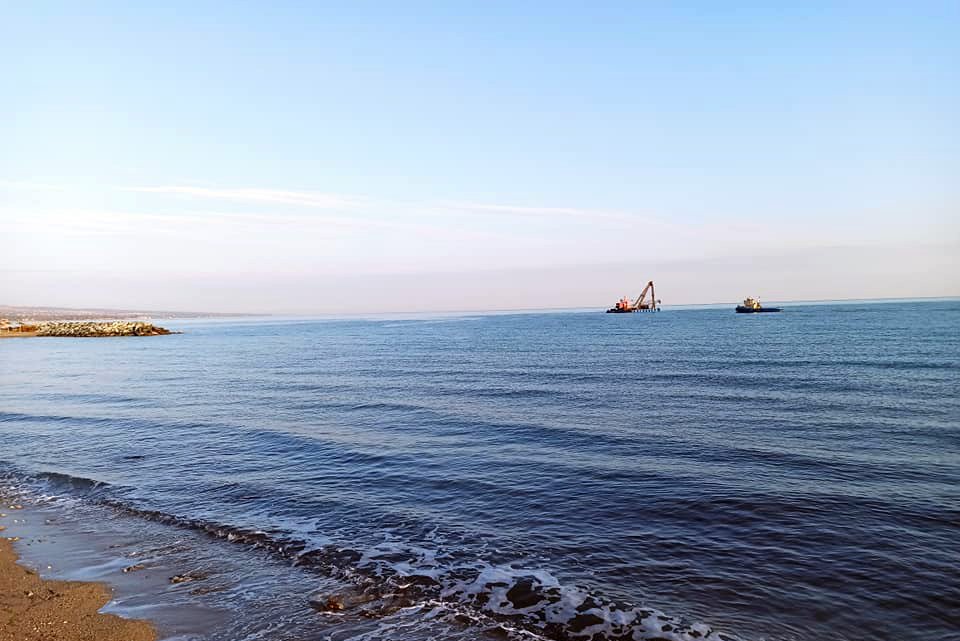 Πλαταμώνας | Ξεκίνησε το "εμβληματικό έργο" για την αντιμετώπιση της διάβρωσης των ακτών
