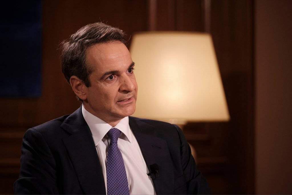 Μητσοτάκης: Χριστούγεννα το πολύ με εννέα άτομα