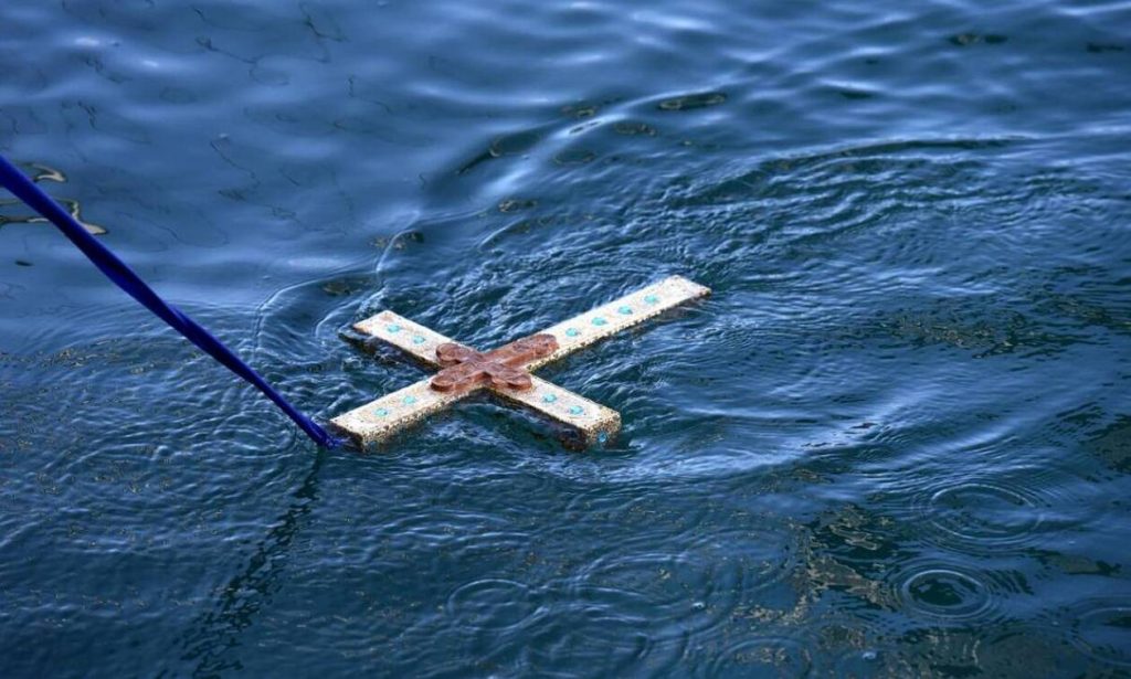 "Αντάρτικο" της εκκλησίας, ανοίγει τις εκκλησίες τα Θεοφάνια