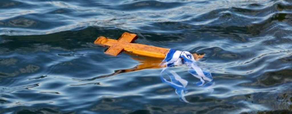 Η Κυβέρνηση σε ανοικτή ρήξη με τη Διαρκή Ιερά Σύνοδο για τα Θεοφάνια