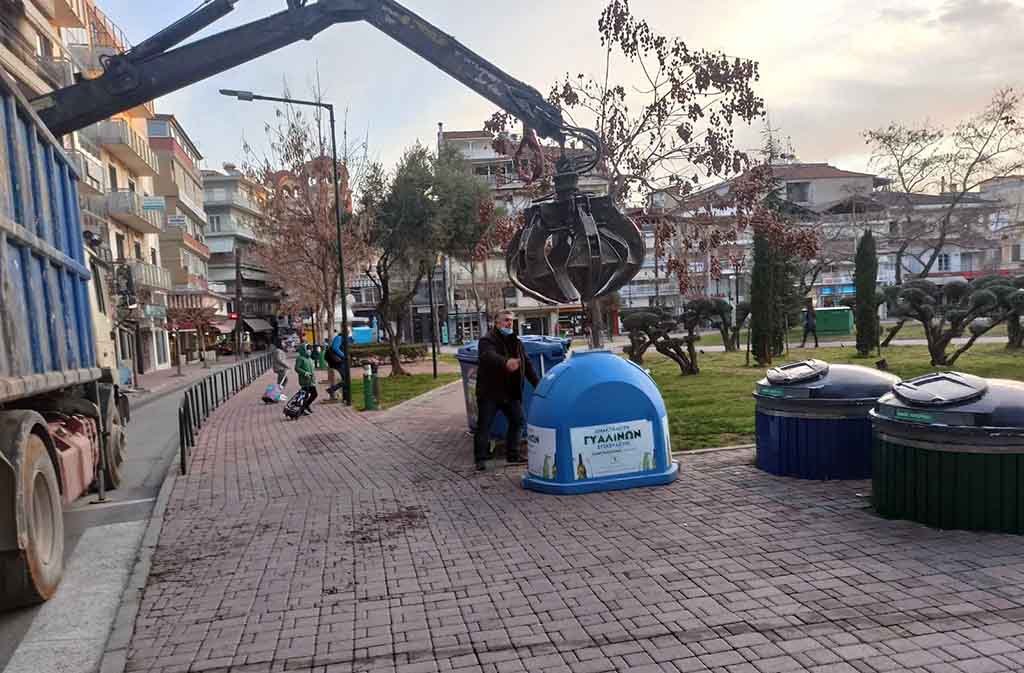Δήμος Κατερίνης | Εγκατάσταση κωδωνοκάδων για ανακύκλωση γυάλινων συσκευασιών