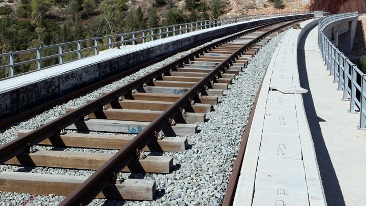 Υπογράφηκε η σύμβαση του έργου κατασκευής της Σιδηροδρομικής Στάσης στο Ν. Παντελεήμονα Πιερίας