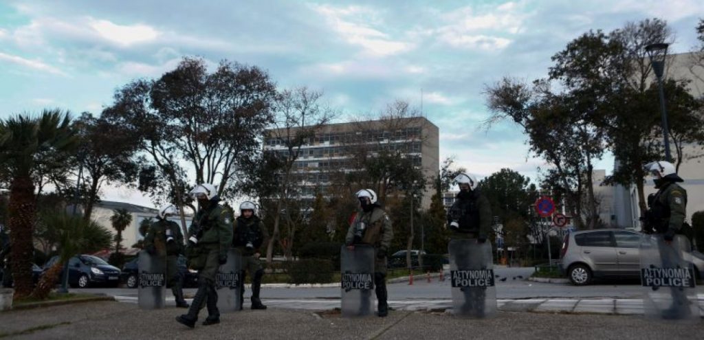 Σε αστυνομικό κλοιό παραμένει το ΑΠΘ-Παρέμβαση του κοσμήτορα της Φιλοσοφικής