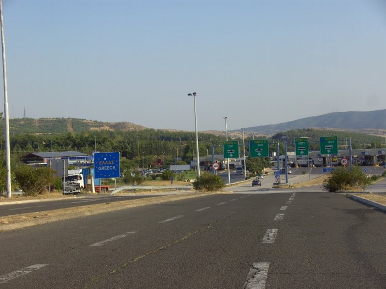 Μέχρι την τελευταία στιγμή περιμένουν οι ξενοδόχοι το άνοιγμα των Ευζώνων
