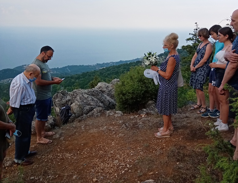 Σκορπίζοντας την τεφρά Γάλλου φιλέλληνα και φυσιολάτρη στον Όλυμπο