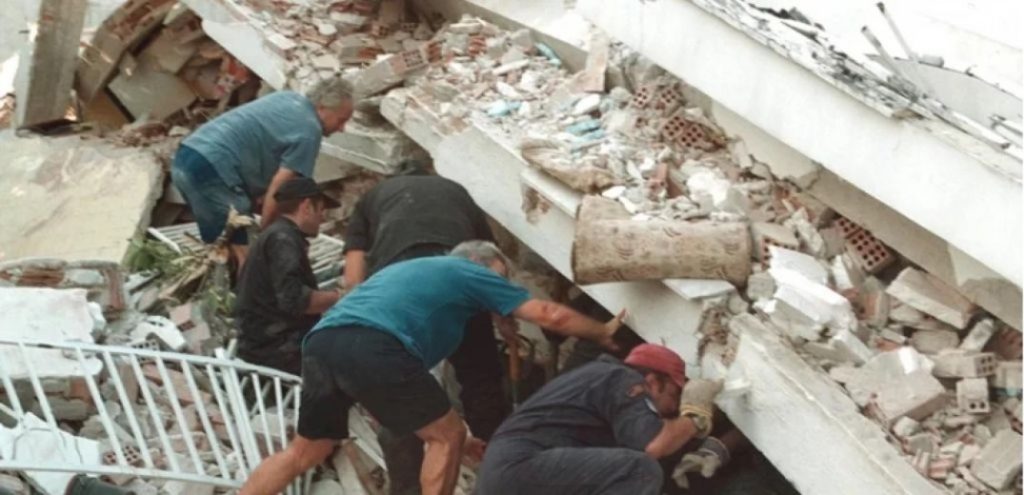 Ο καταστροφικός σεισμός στην Κρήτη ξυπνά μνήμες από τα φονικά χτυπήματα του Εγκέλαδου που συγκλόνισαν την ελληνική κοινωνία