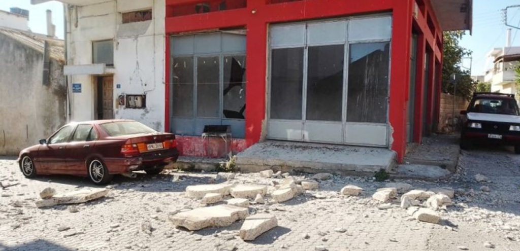Ένας νεκρός και εννιά τραυματίες από τον σεισμό στο Ηράκλειο - Λέκκας: "Κεραυνός εν αιθρία" ο σεισμός (Φωτ.)