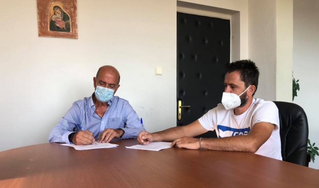 Πύδνας-Κολινδρού | Υπογραφή σύμβασης για το έργο "Ανάπλαση κοινόχρηστων χώρων στην Κοινότητα Αιγινίου"