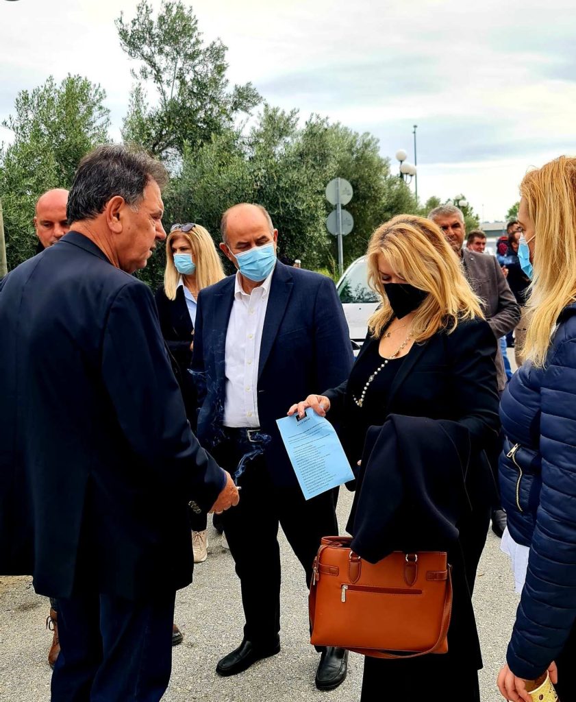 Μάνη | Εσωκομματικές εκλογές της Νέας Δημοκρατίας - Αθρόα προσέλευση στο εκλογικό κέντρο του Δήμου Δίου - Ολύμπου