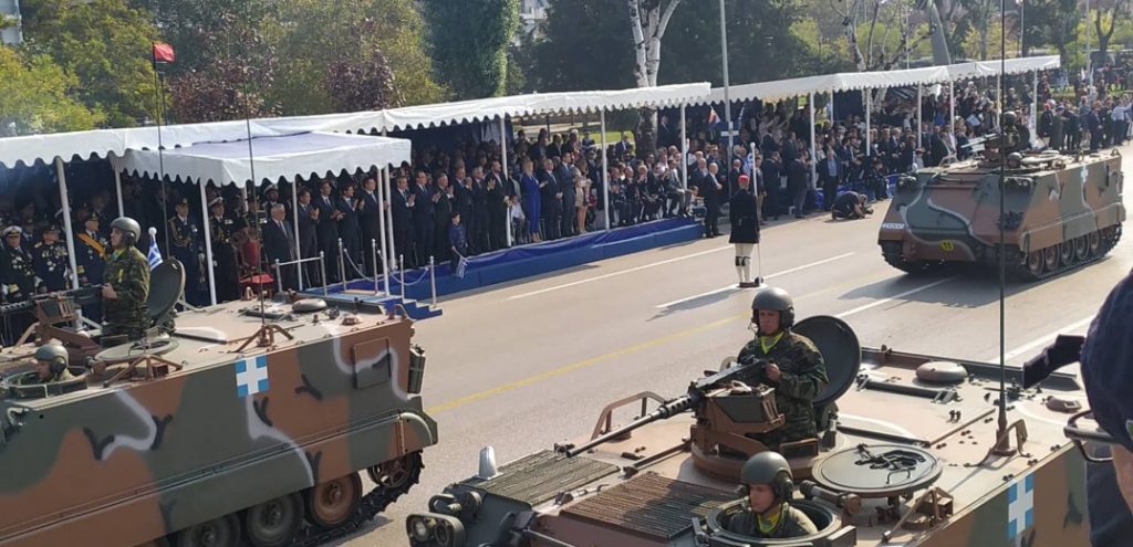 Μόνο στρατιωτική παρέλαση ανήμερα της 28ης Οκτωβρίου - Στις 27 κανονικά η μαθητική - Απίστευτο αλαλούμ με τις εγκυκλίους