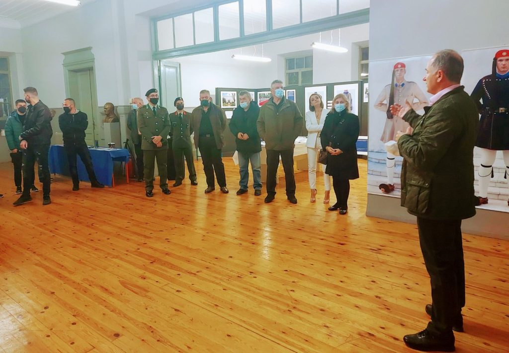 Αικατερίνεια 2021 | Εγκαινιάστηκε στην Αστική Σχολή η εικαστική έκθεση: “ΕΥΖΩΝΕΣ / Οι φύλακες των αφανών" της Δήμητρας Χατζηαδάμ