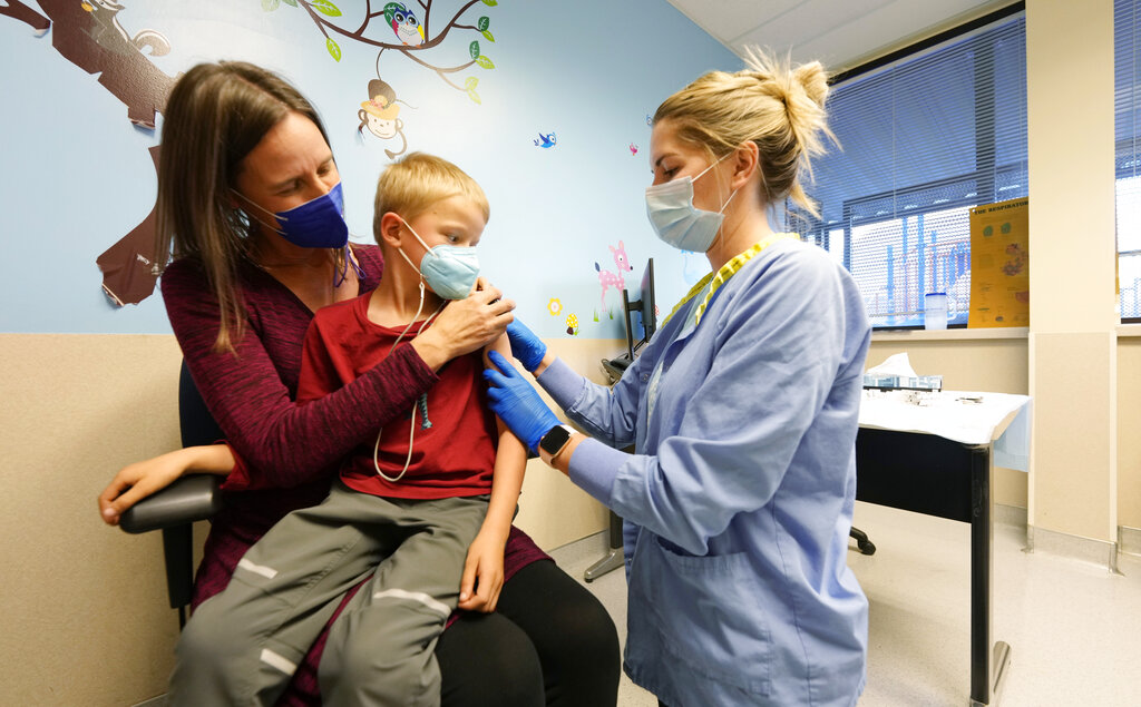 Κορωνοϊός | Όλα όσα πρέπει να γνωρίζουμε για τον εμβολιασμό των παιδιών σε 19 ερωτήσεις και απαντήσεις