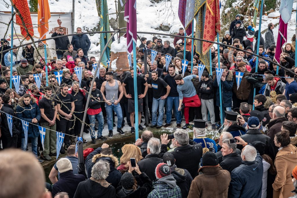 Θεοφάνεια | Πώς θα γίνει ο εορτασμός στην Πιερία - Δεν θα πραγματοποιηθεί το έθιμο των Σίχνων στο Λιτόχωρο