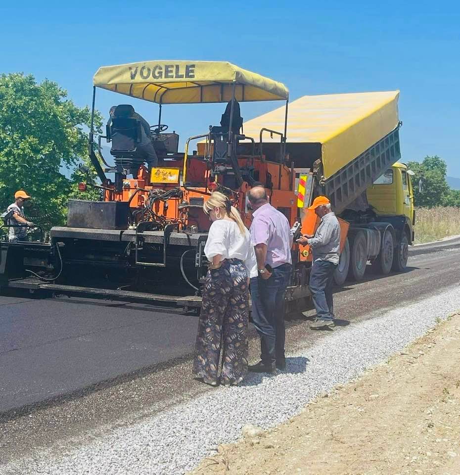 Π.Ε. Πιερίας | Σε εξέλιξη οι εργασίες ασφαλτόστρωσης στην περιοχή της Αερολέσχης Πιερίας στην Κονταριώτισσα
