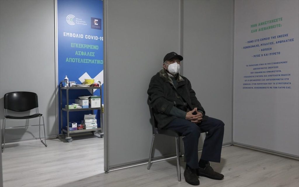 Διαγράφεται το πρόστιμο στους ανεμβολίαστους άνω των 60